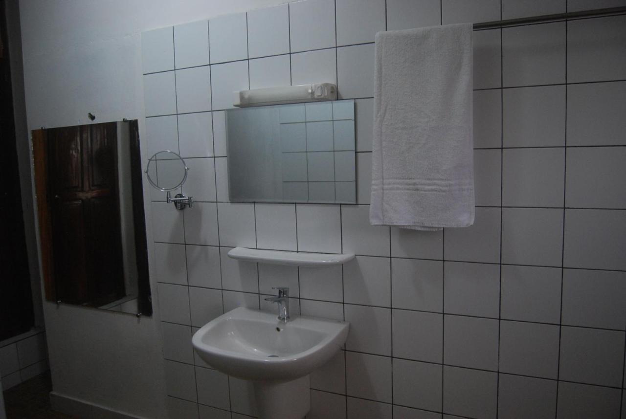 Karls Guesthouse Cotonou Ngoại thất bức ảnh