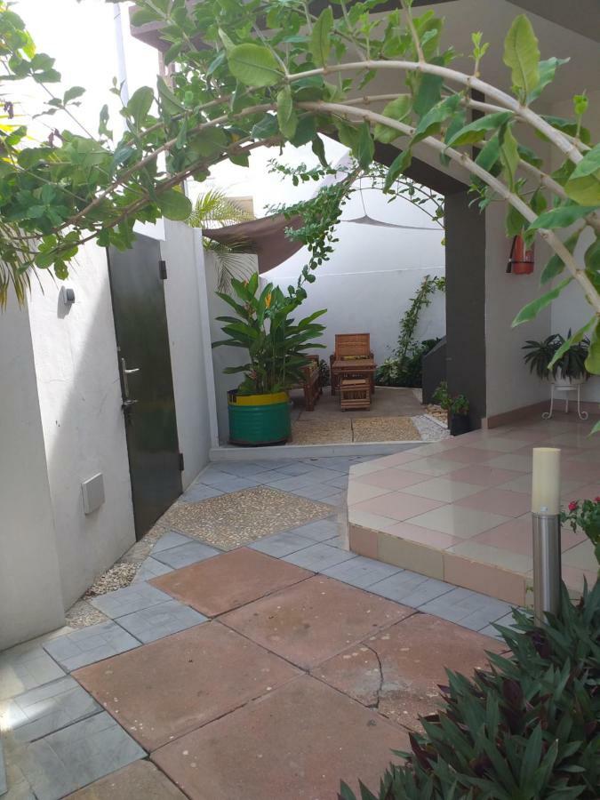 Karls Guesthouse Cotonou Ngoại thất bức ảnh